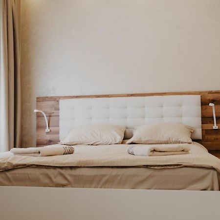 Prenociste Park Bed & Breakfast Modrica ภายนอก รูปภาพ