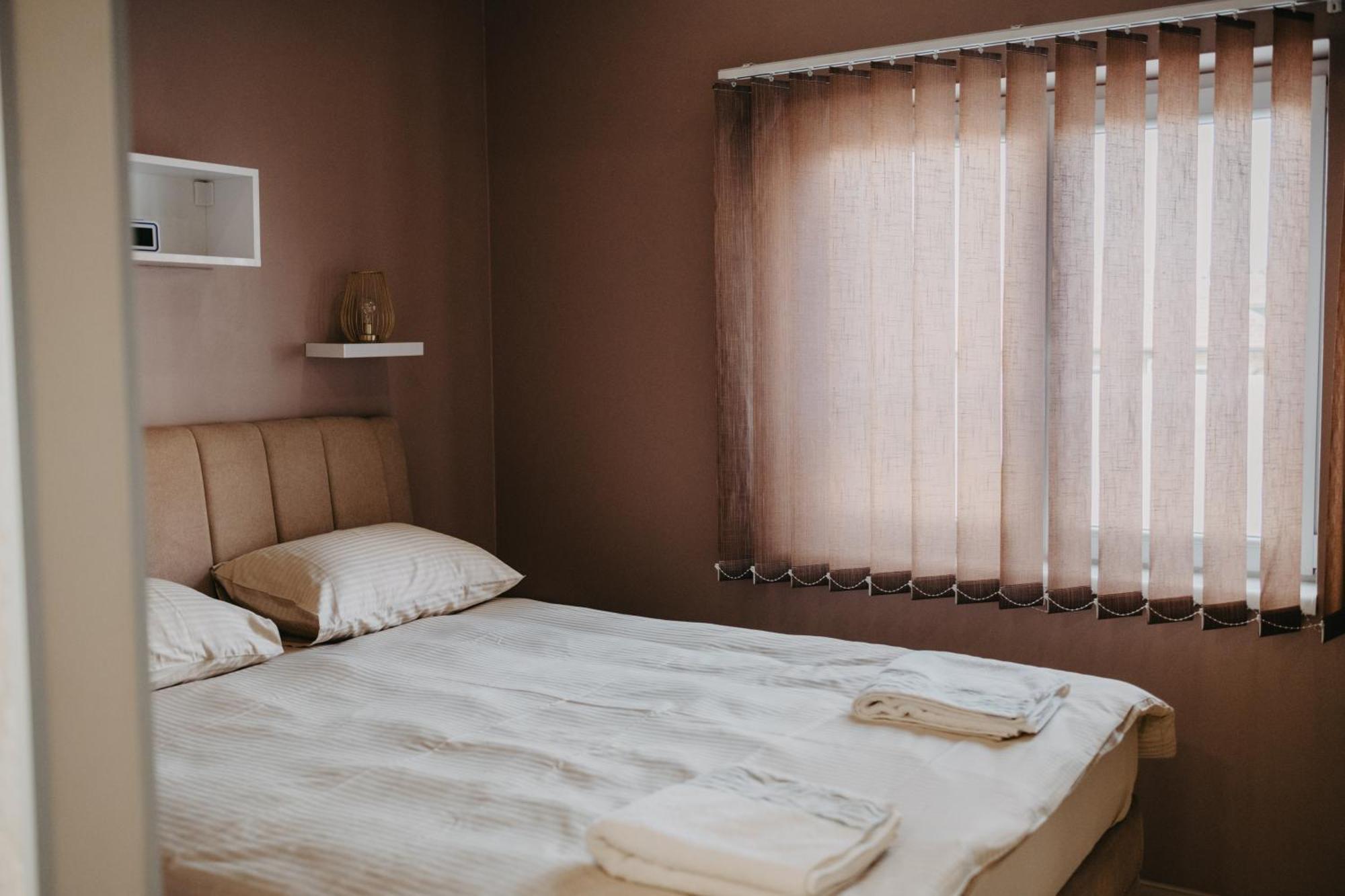 Prenociste Park Bed & Breakfast Modrica ภายนอก รูปภาพ