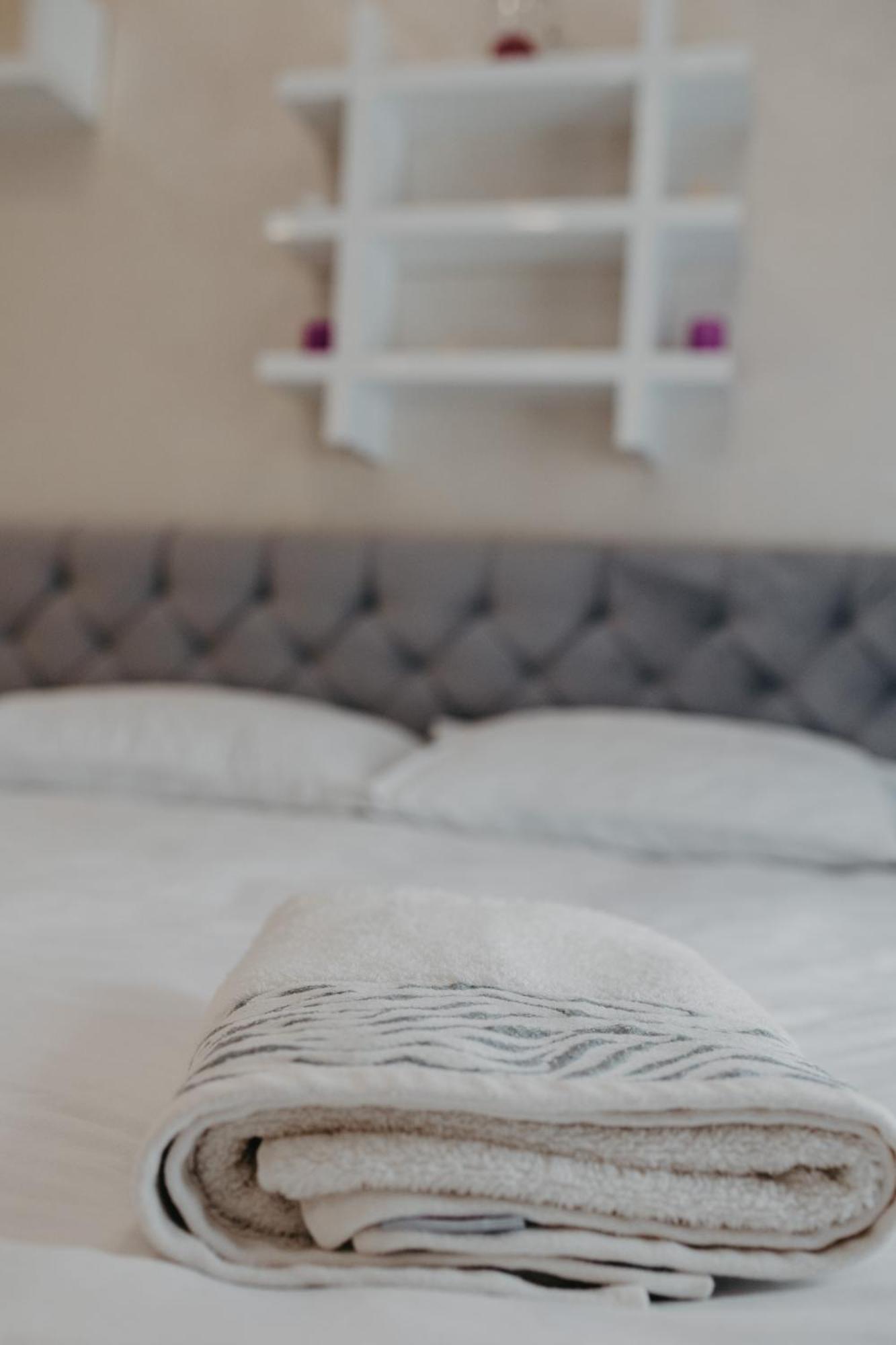 Prenociste Park Bed & Breakfast Modrica ภายนอก รูปภาพ