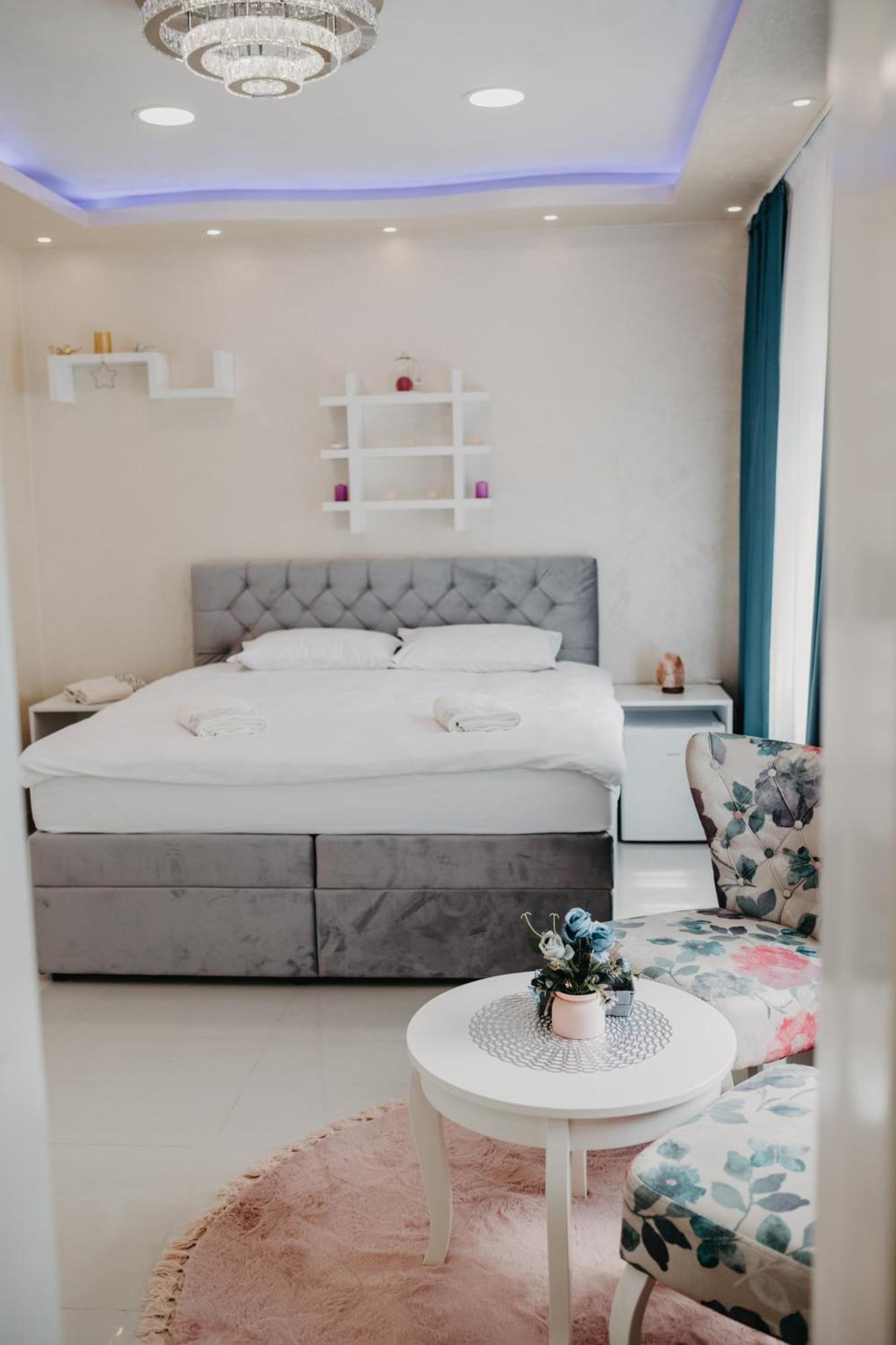 Prenociste Park Bed & Breakfast Modrica ภายนอก รูปภาพ
