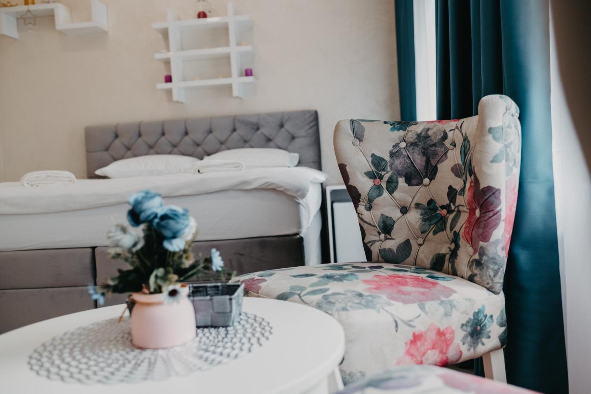 Prenociste Park Bed & Breakfast Modrica ภายนอก รูปภาพ