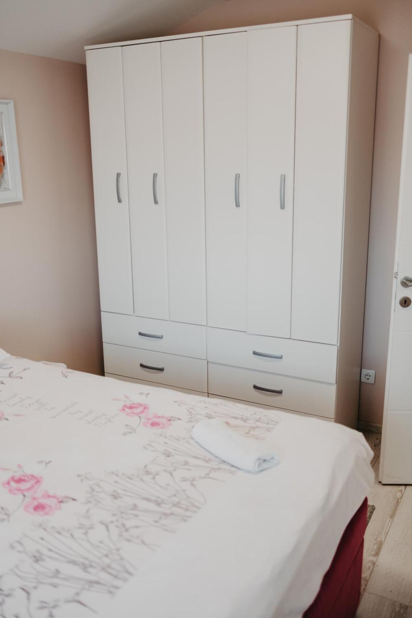 Prenociste Park Bed & Breakfast Modrica ภายนอก รูปภาพ