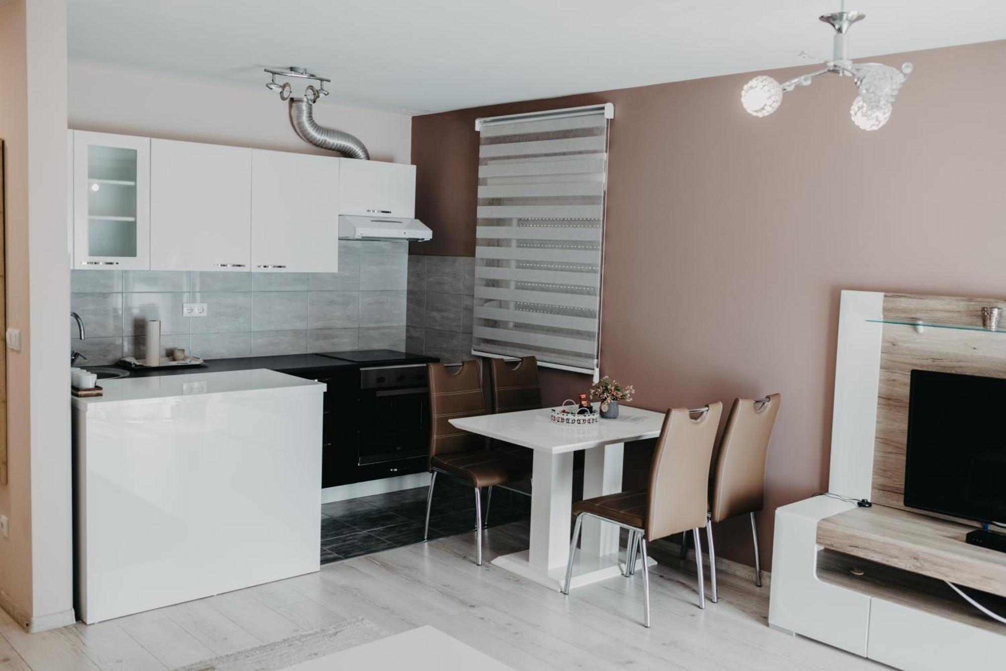 Prenociste Park Bed & Breakfast Modrica ภายนอก รูปภาพ