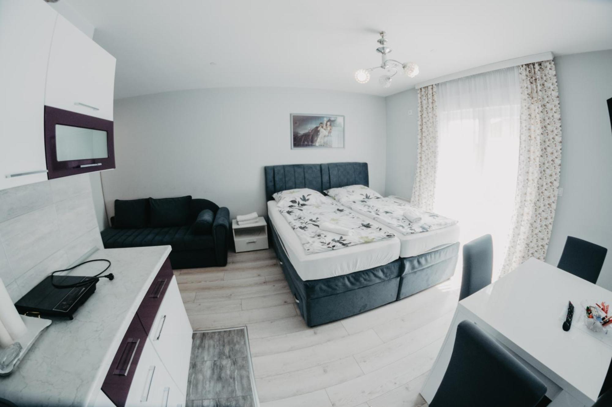 Prenociste Park Bed & Breakfast Modrica ภายนอก รูปภาพ