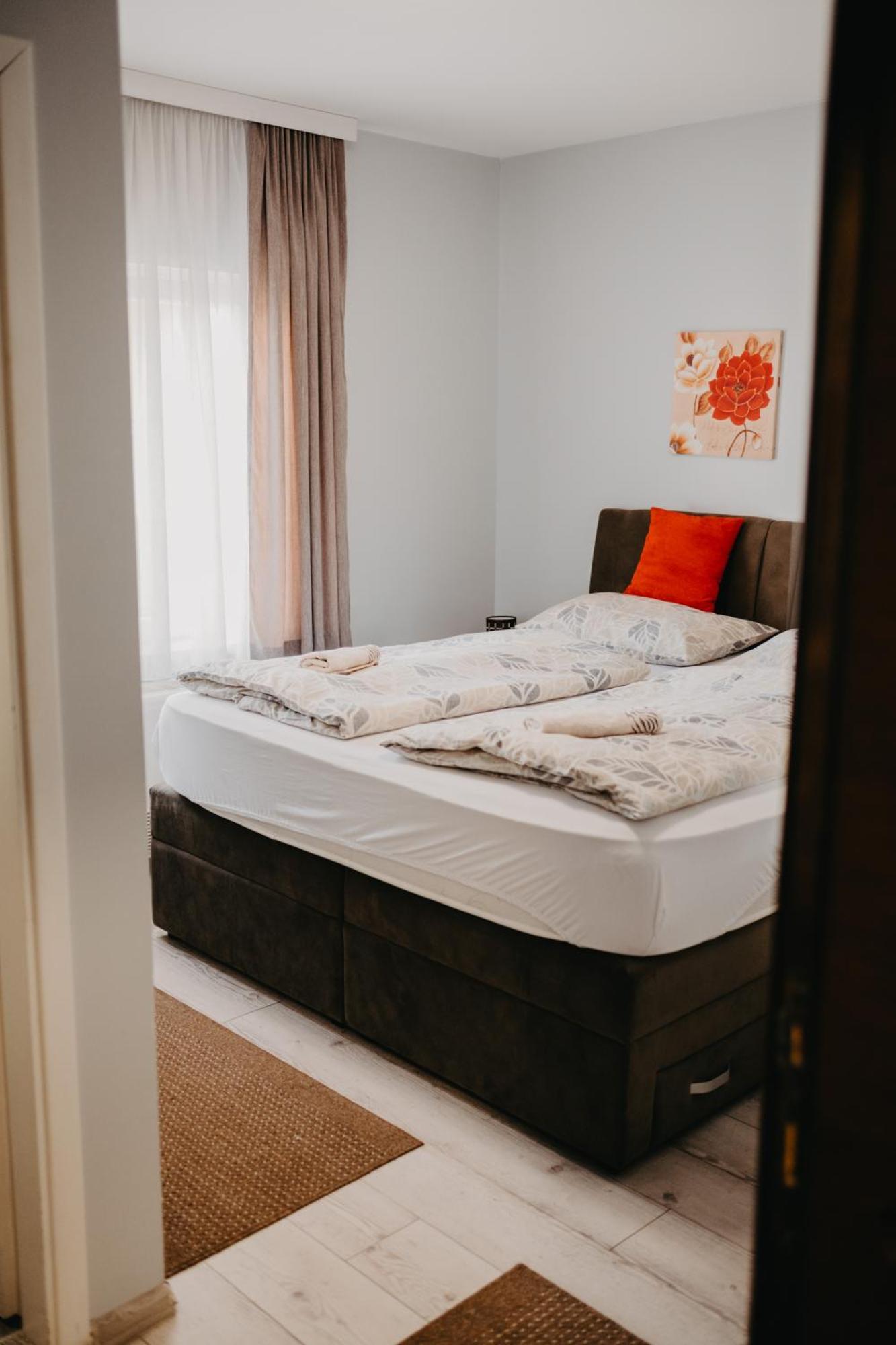 Prenociste Park Bed & Breakfast Modrica ภายนอก รูปภาพ