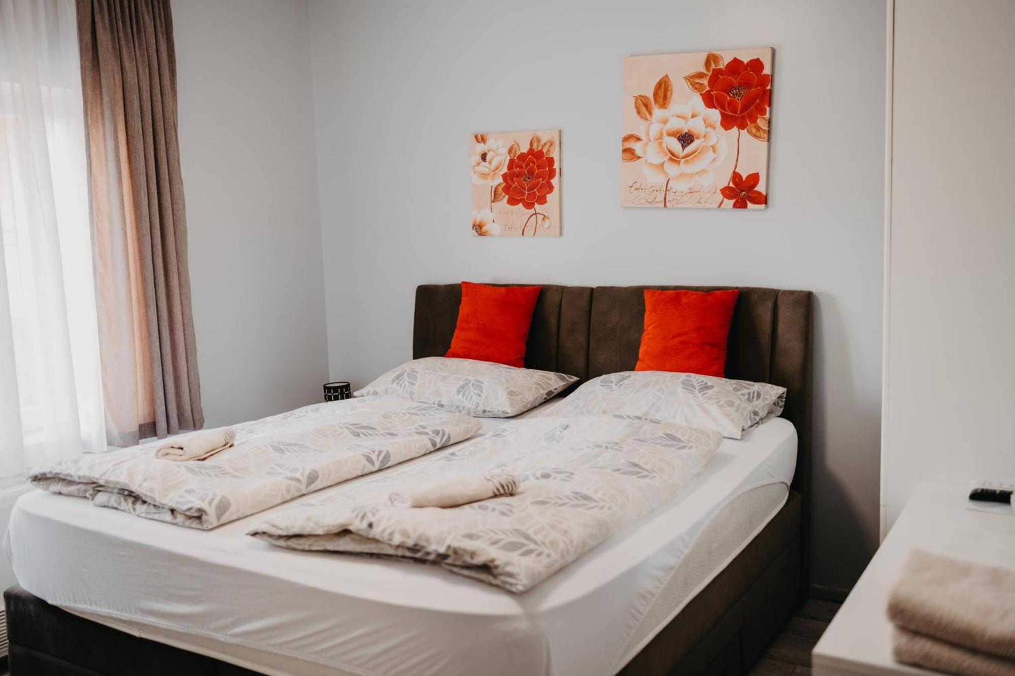 Prenociste Park Bed & Breakfast Modrica ภายนอก รูปภาพ